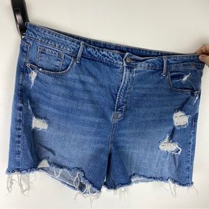 Old Navy High rise distressed jean shorts 20 plus size